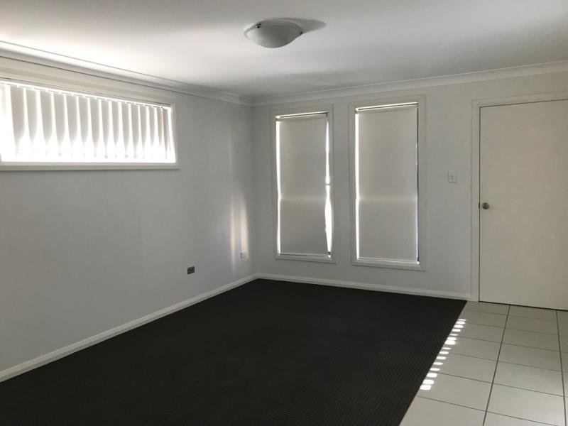 9 Brushbox Grove TAMWORTH 3