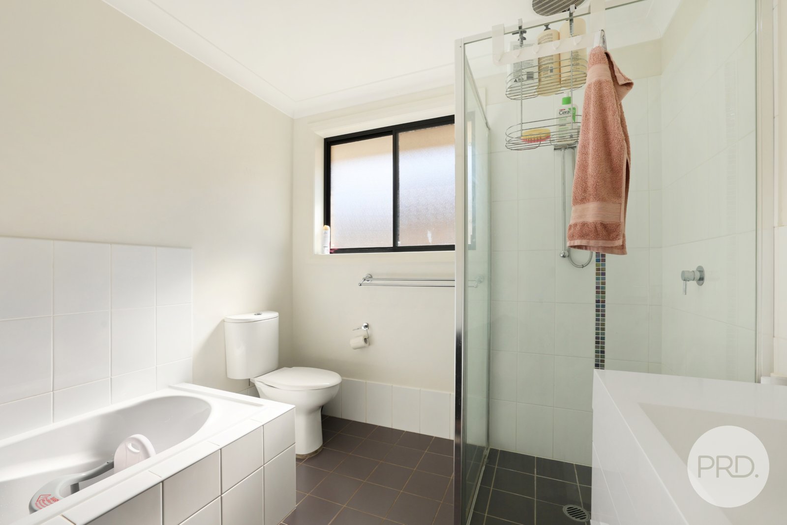 9 Brushbox Grove TAMWORTH 11