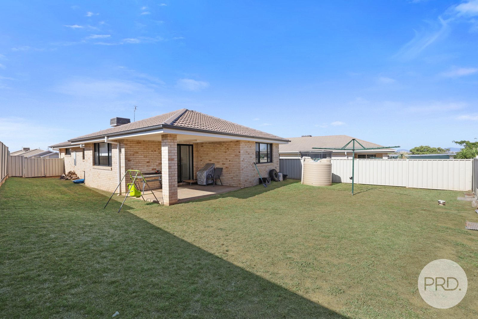 9 Brushbox Grove TAMWORTH 16