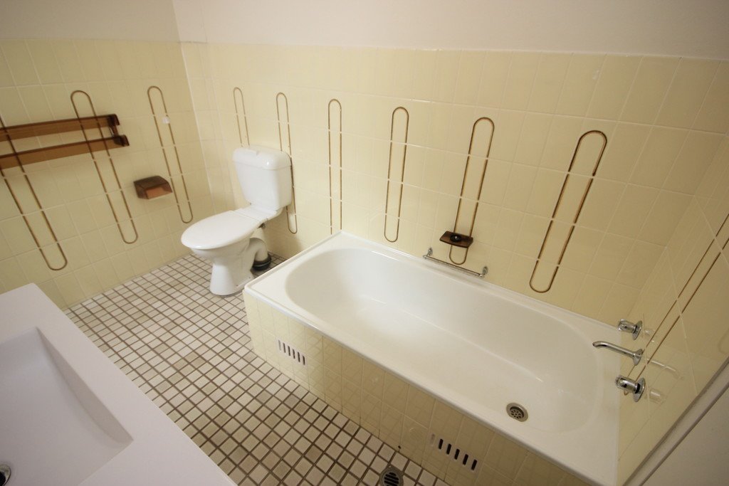 9 Buchanan Street CARLTON 8