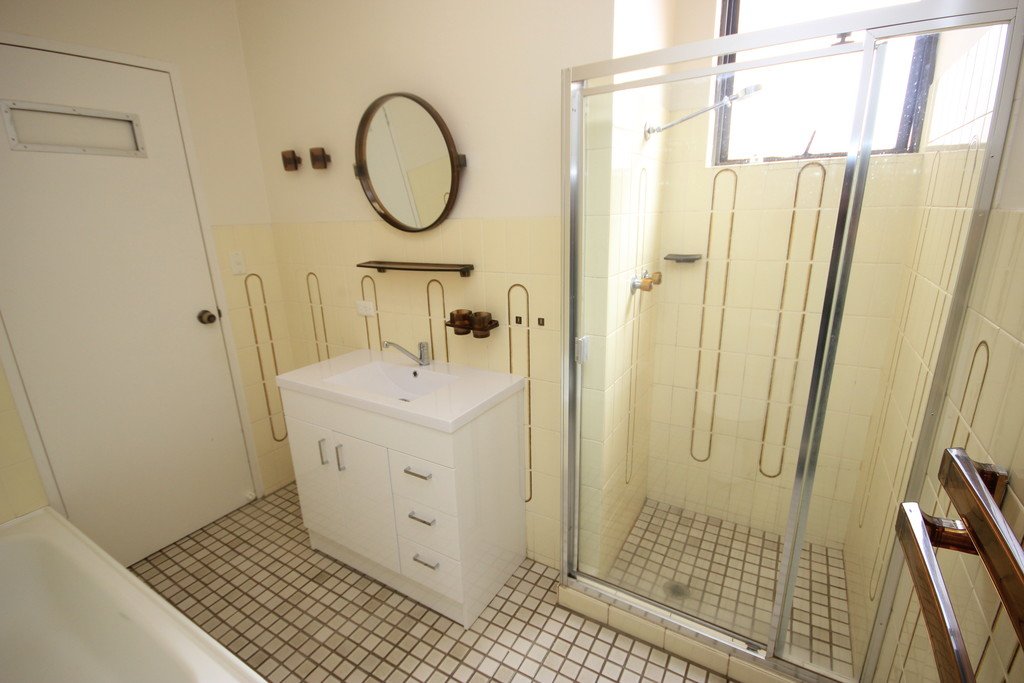 9 Buchanan Street CARLTON 9