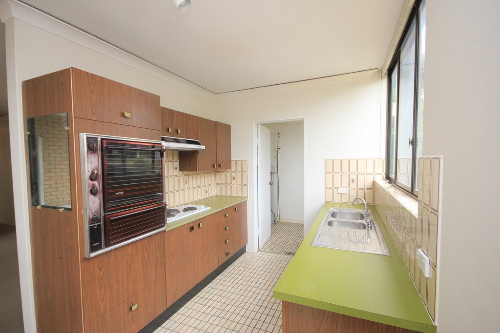 9 Buchanan Street CARLTON 4