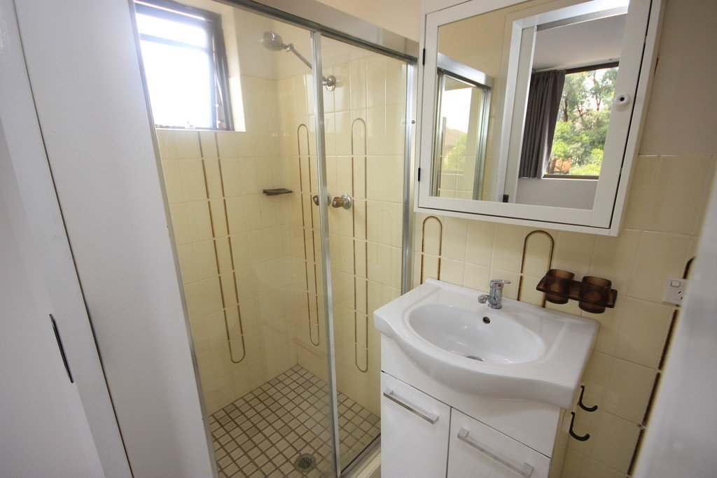 9 Buchanan Street CARLTON 7