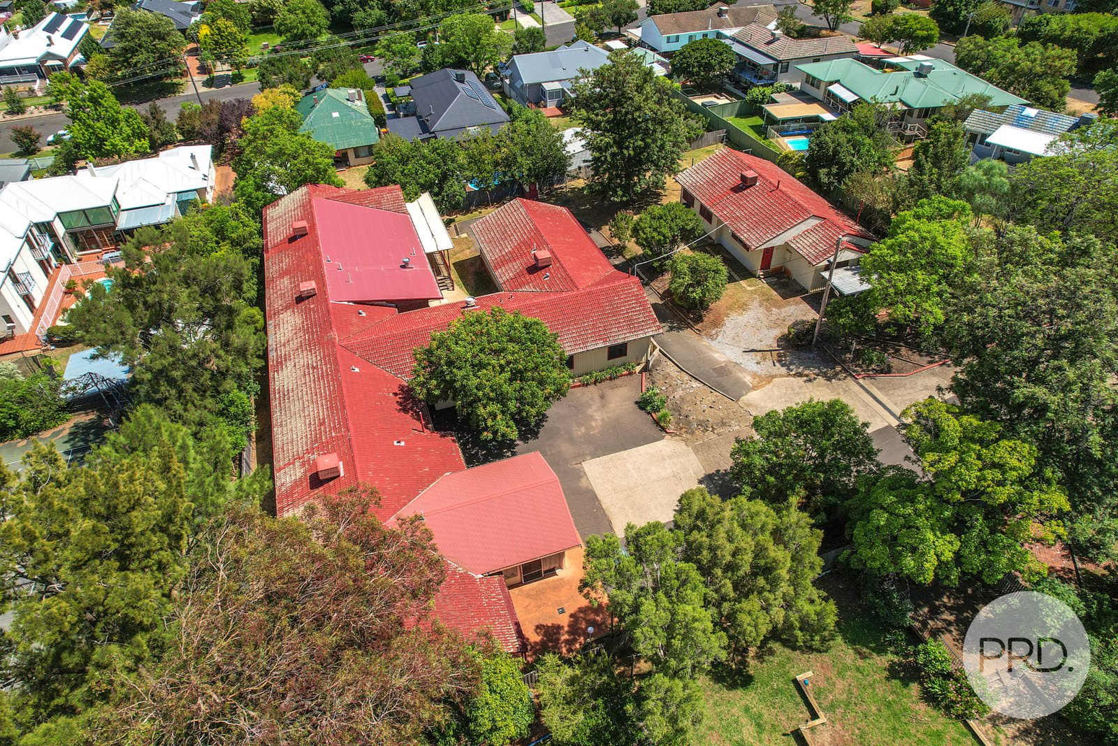 9 Burnside Avenue TAMWORTH 3