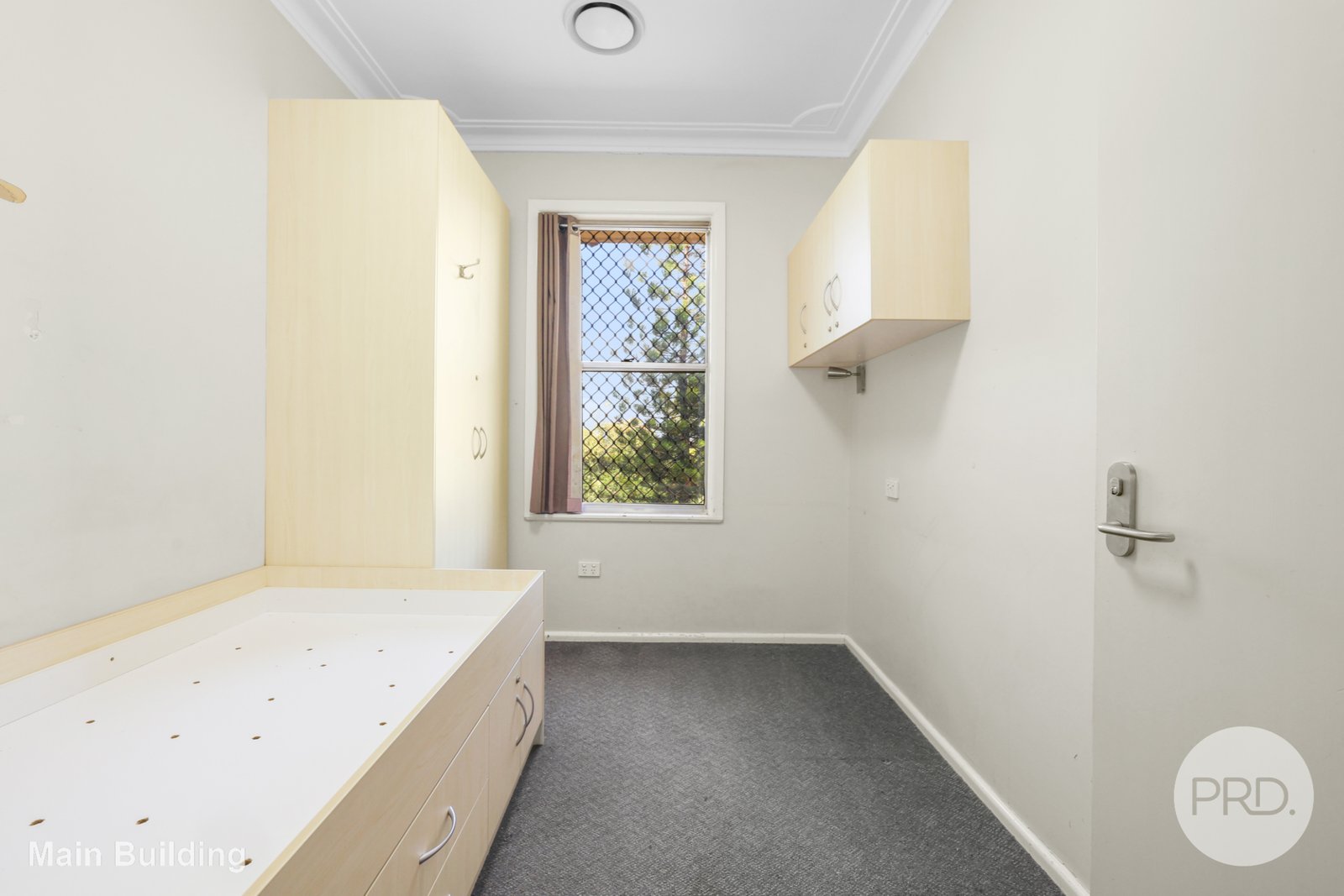 9 Burnside Avenue TAMWORTH 5