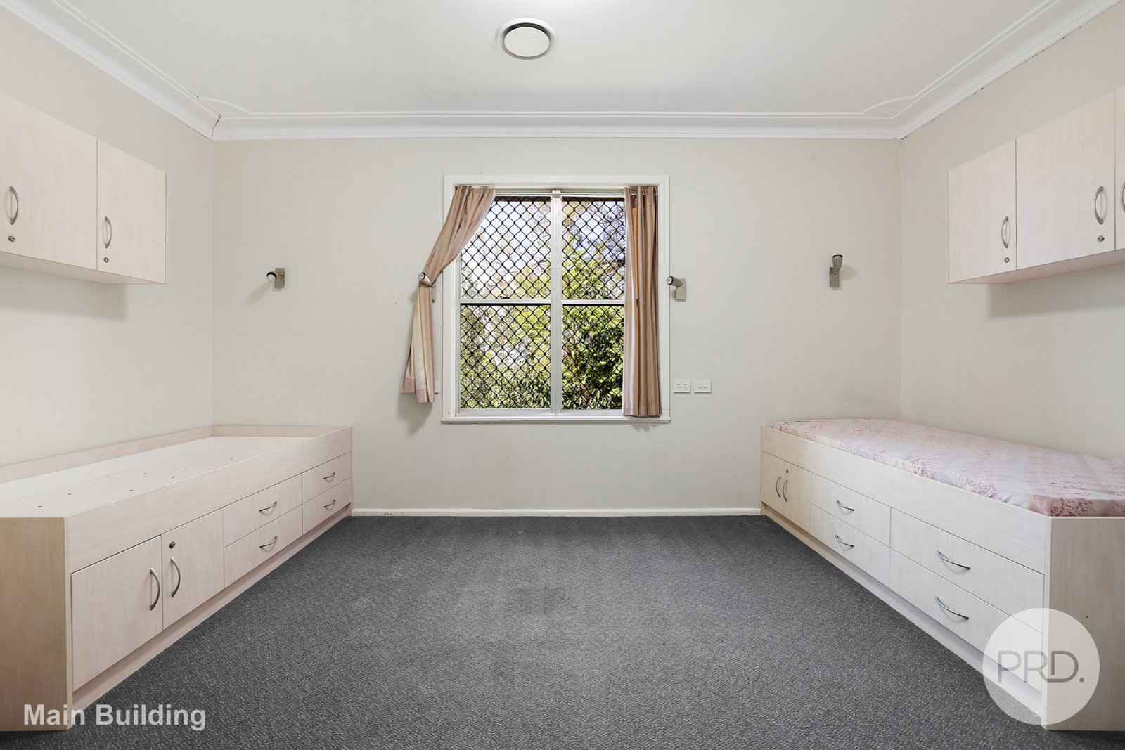 9 Burnside Avenue TAMWORTH 9