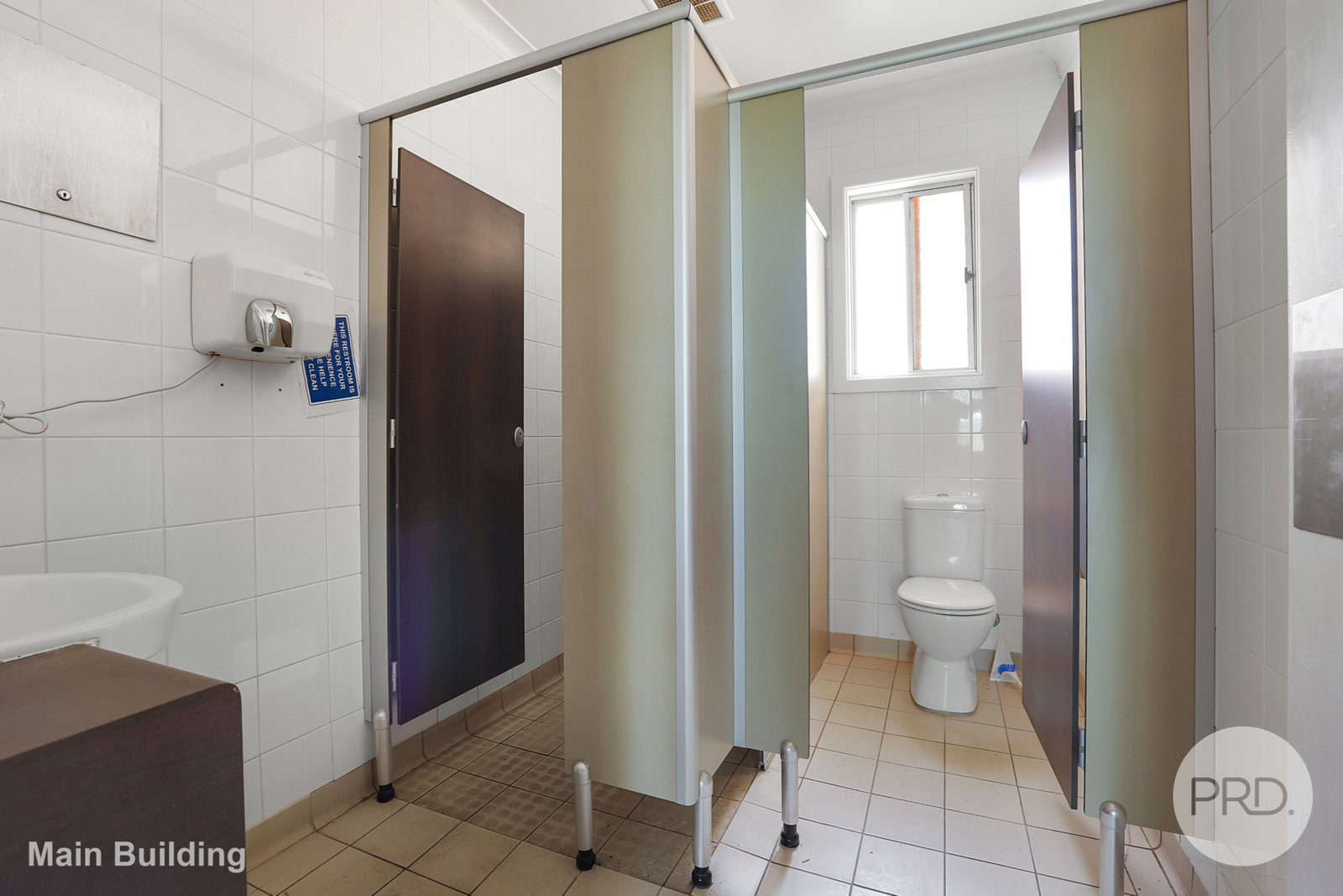 9 Burnside Avenue TAMWORTH 10