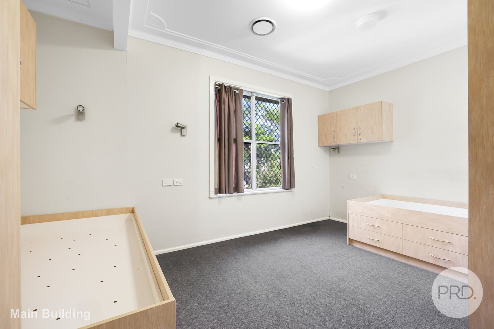 9 Burnside Avenue TAMWORTH 12