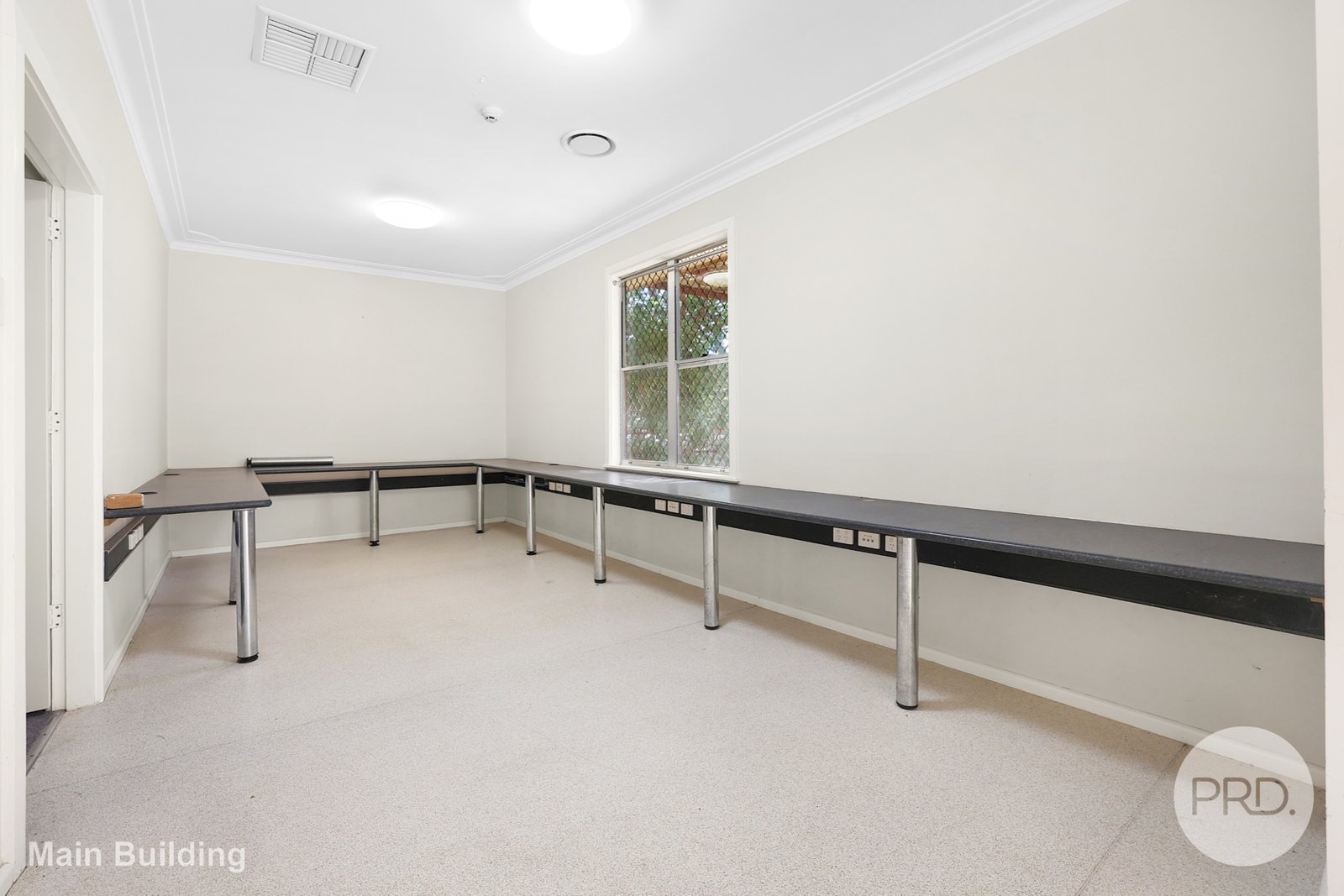 9 Burnside Avenue TAMWORTH 13