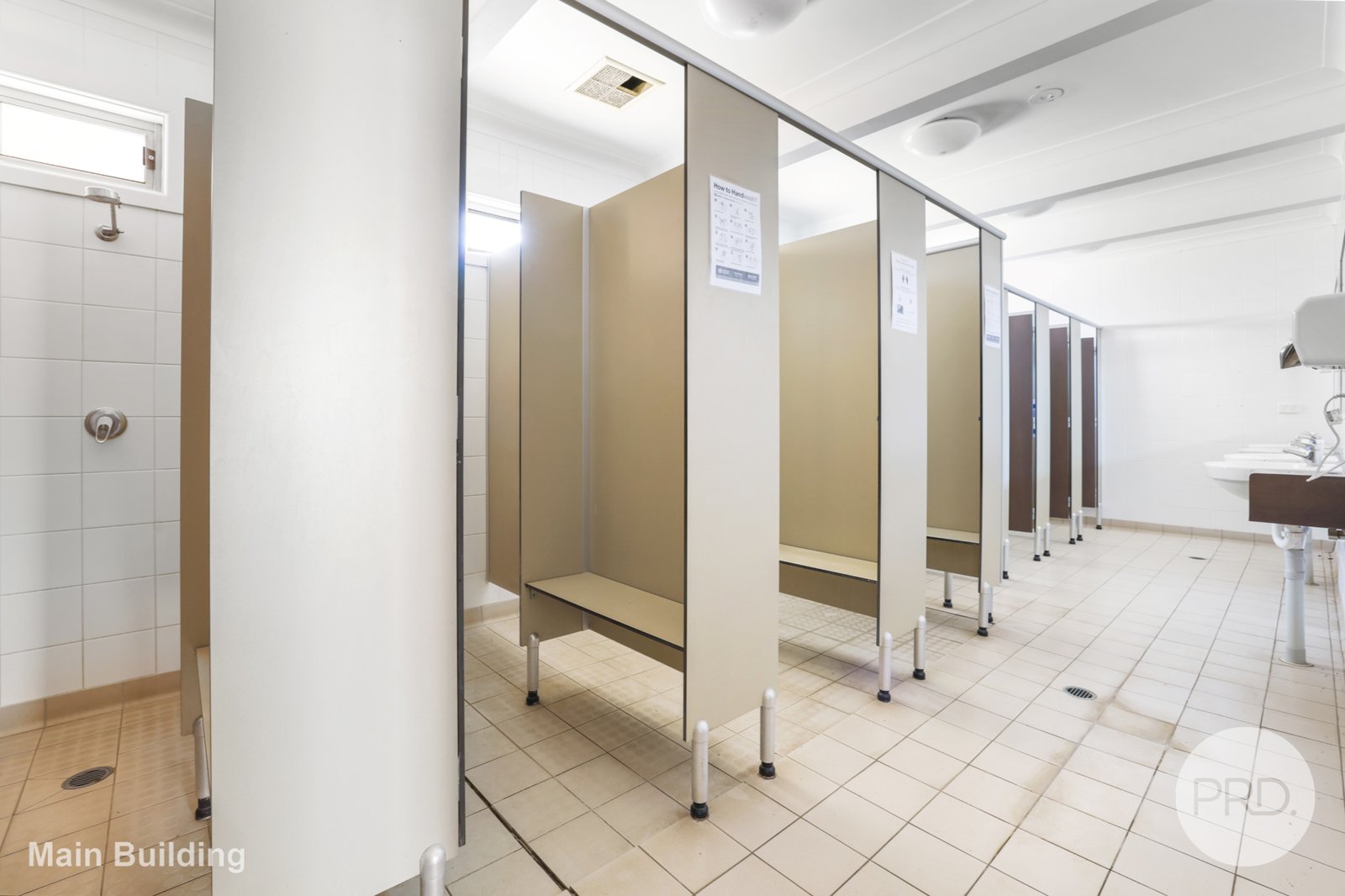 9 Burnside Avenue TAMWORTH 18