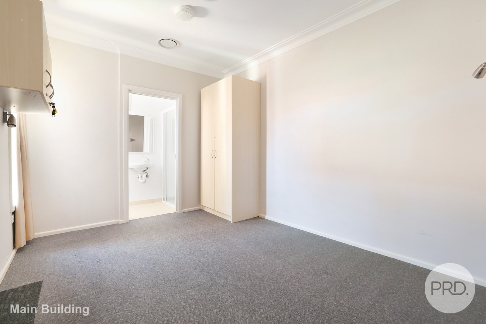 9 Burnside Avenue TAMWORTH 21