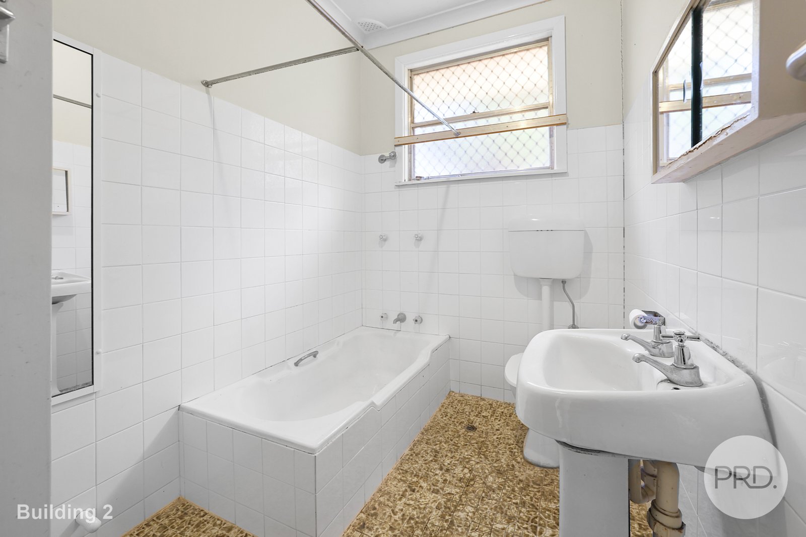 9 Burnside Avenue TAMWORTH 32