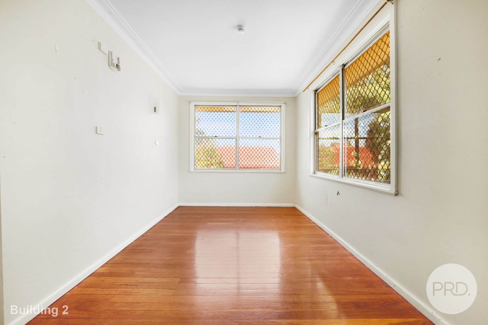 9 Burnside Avenue TAMWORTH 33