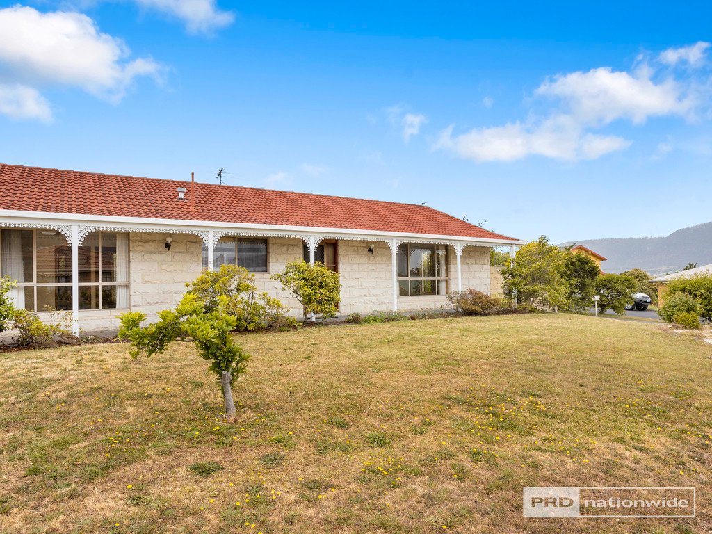 9 Cabernet Drive BERRIEDALE 4