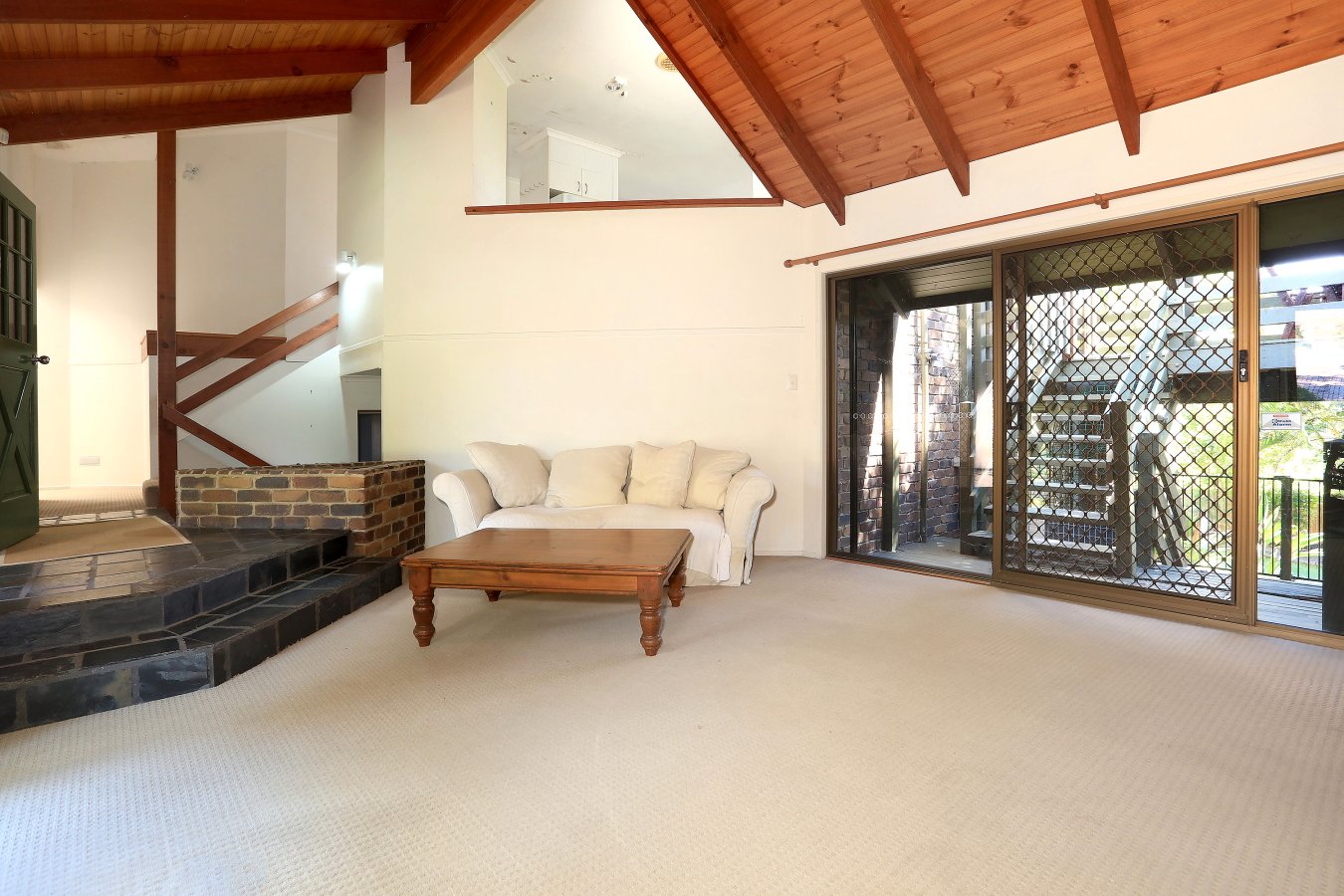 9 Cameron Court ASHMORE 4