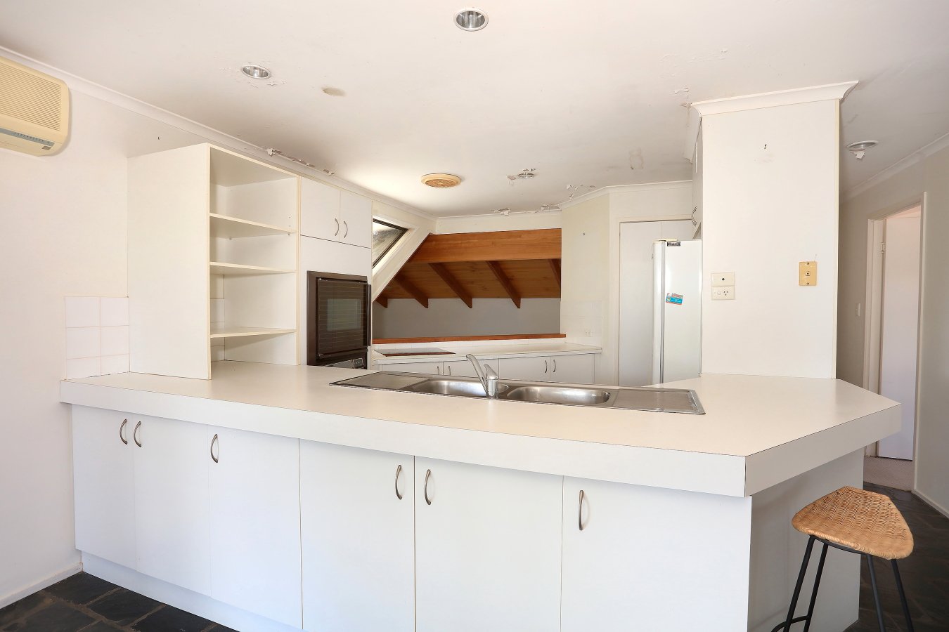 9 Cameron Court ASHMORE 5
