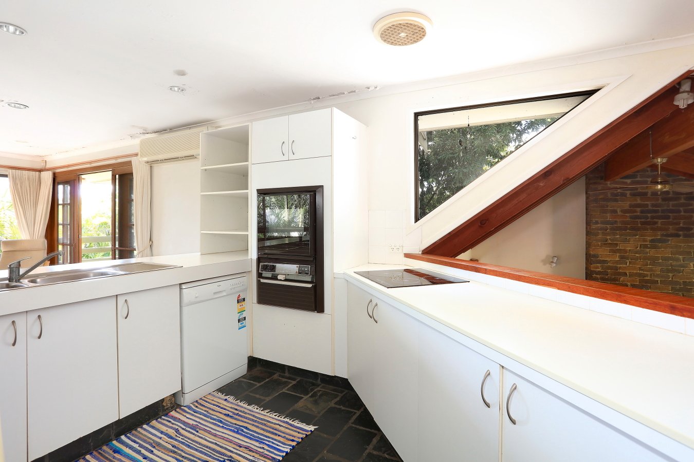 9 Cameron Court ASHMORE 6