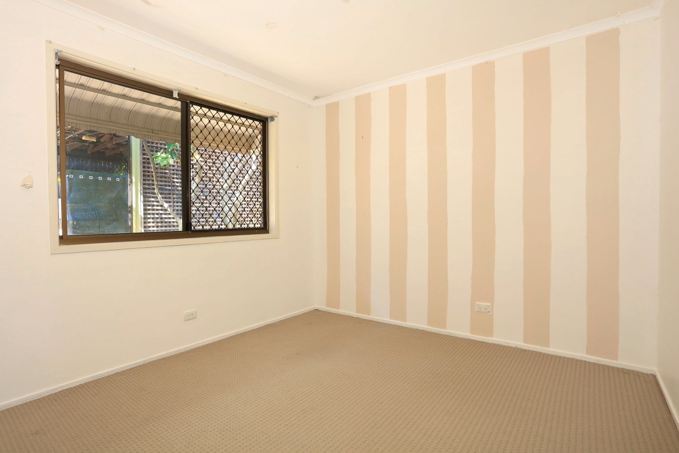 9 Cameron Court ASHMORE 11