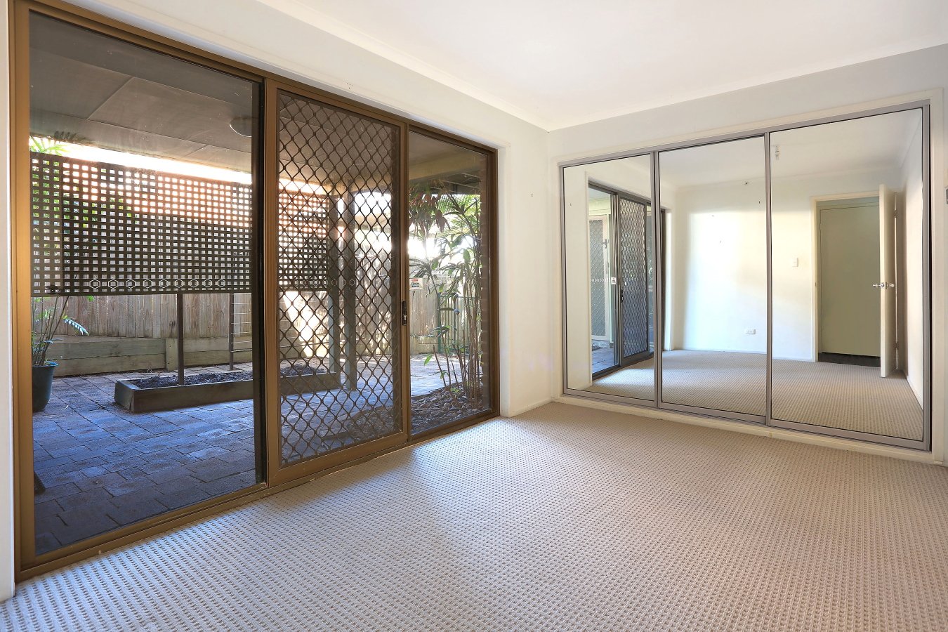 9 Cameron Court ASHMORE 15
