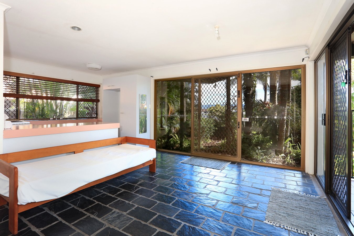9 Cameron Court ASHMORE 17