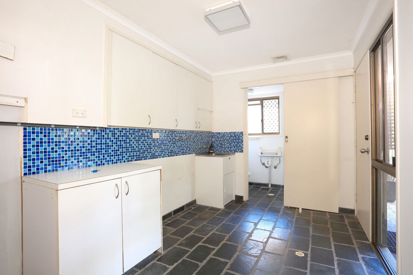 9 Cameron Court ASHMORE 19