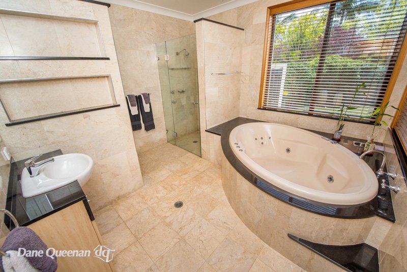 9 Casuarina Close ONE MILE 23