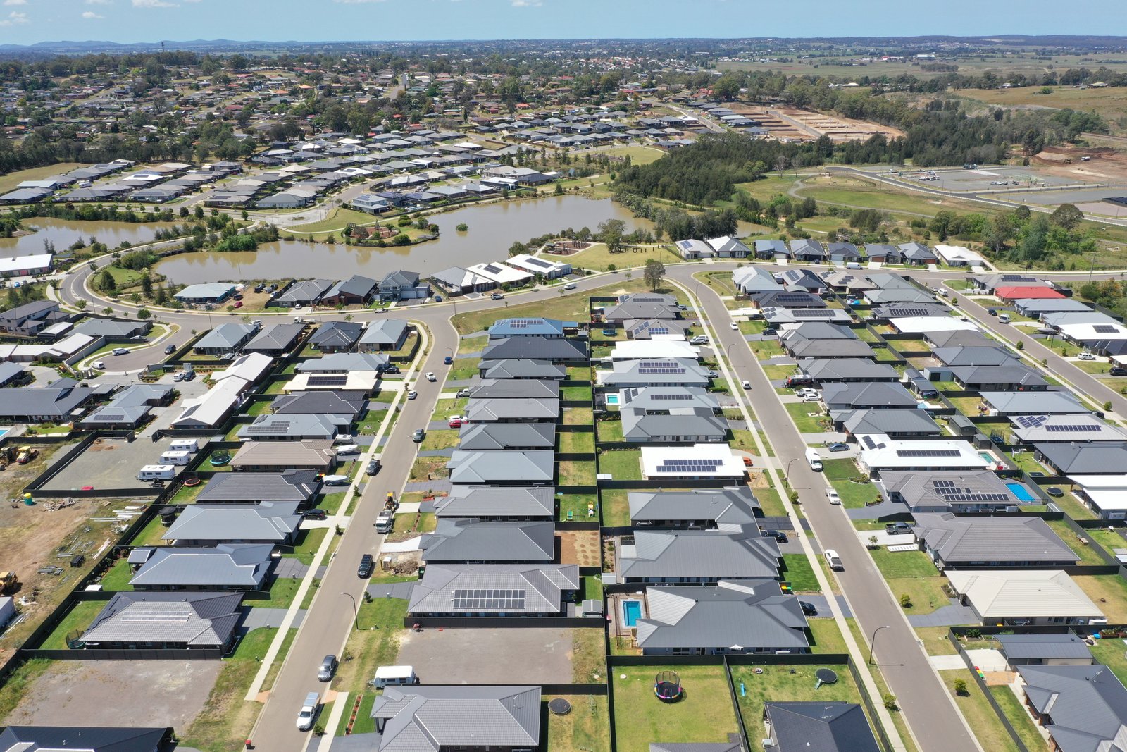 9 Centrefield Street RUTHERFORD 2