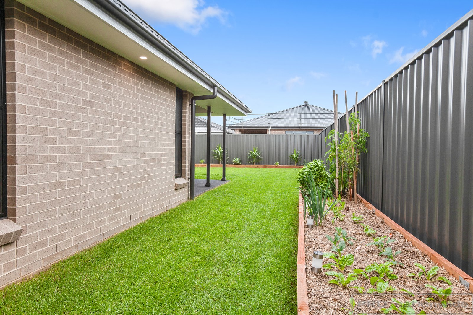 9 Centrefield Street RUTHERFORD 16