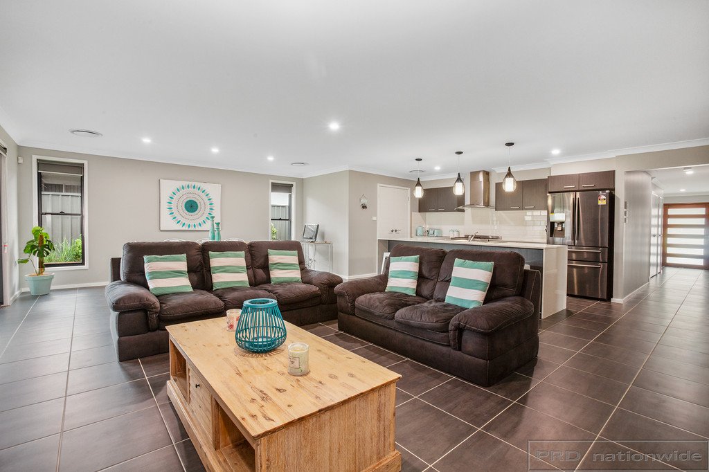 9 Centrefield Street RUTHERFORD 8