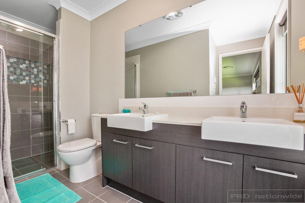 9 Centrefield Street RUTHERFORD 16