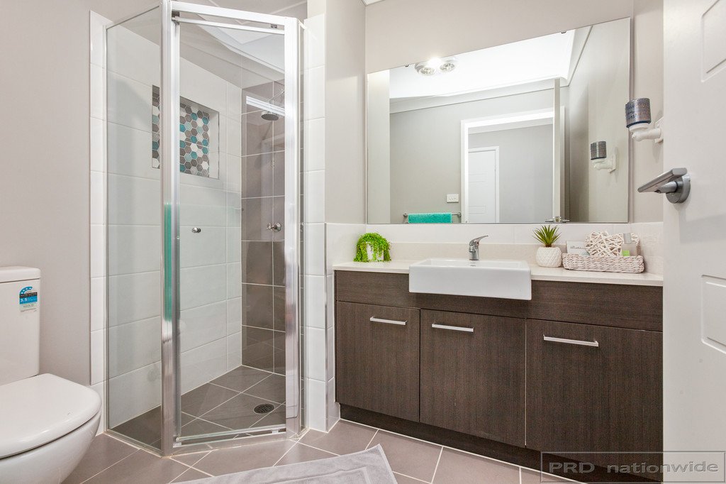 9 Centrefield Street RUTHERFORD 18