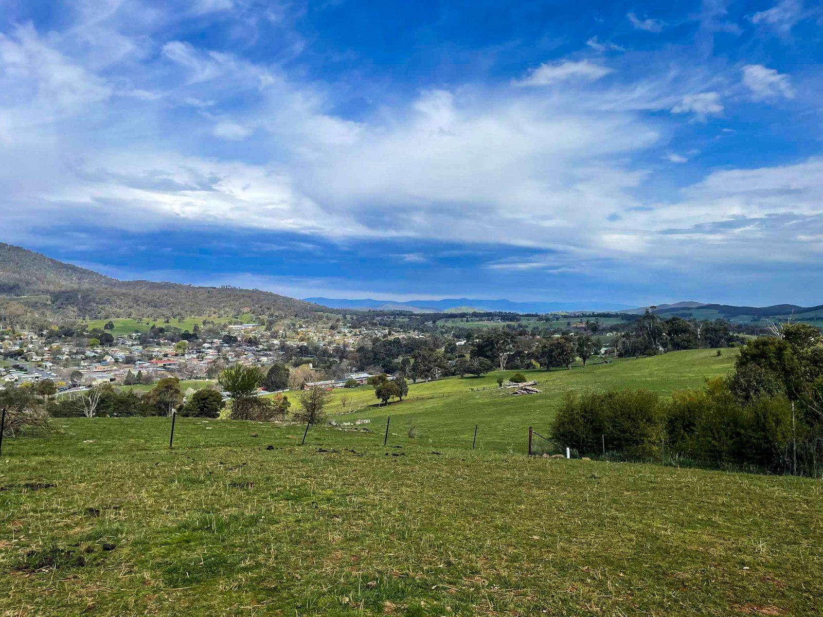 9 Chaffey Close TUMBARUMBA 11