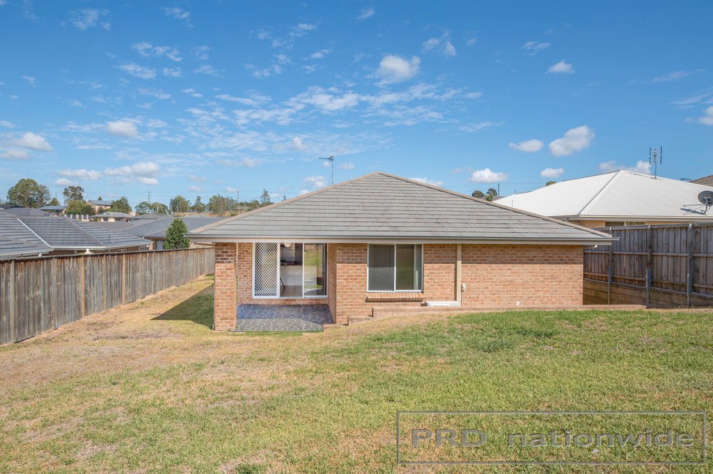 9 Champion Cres GILLIESTON HEIGHTS 17