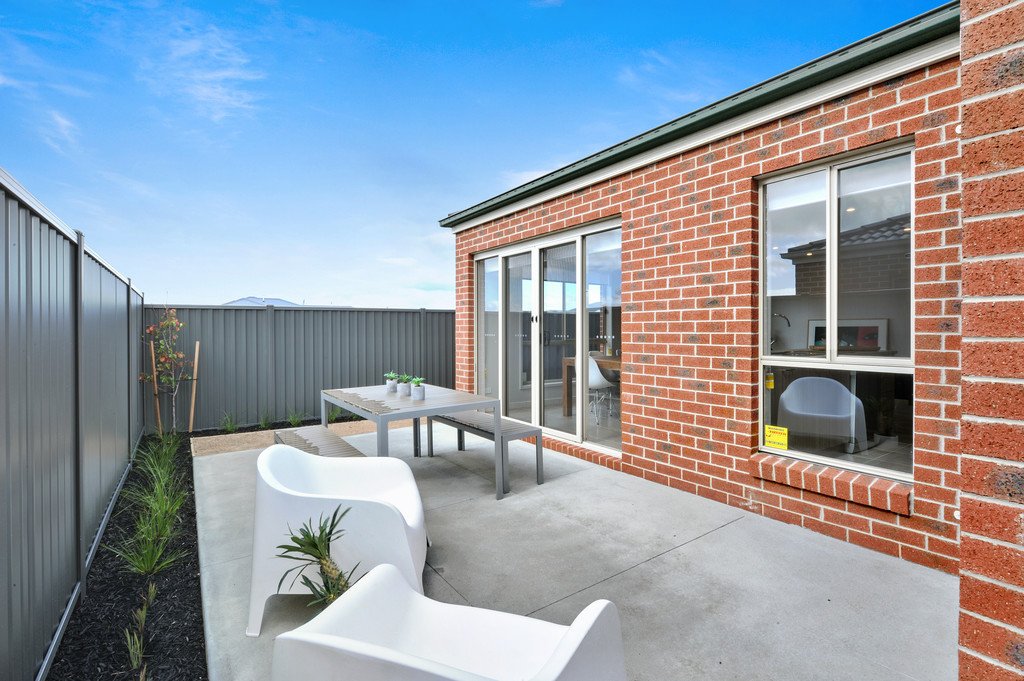 9 Charolais Street DELACOMBE 12