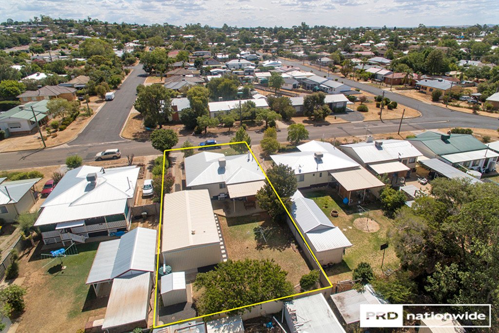 9 Churchill Street TAMWORTH 18