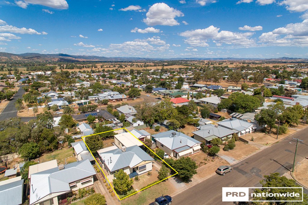 9 Churchill Street TAMWORTH 21