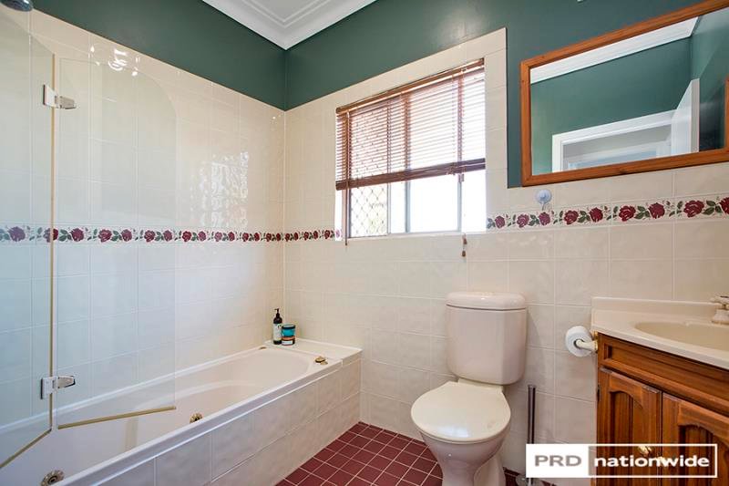 9 Churchill Street TAMWORTH 7