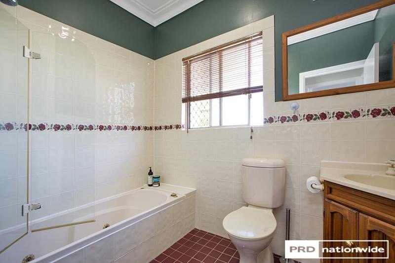 9 Churchill Street TAMWORTH 7