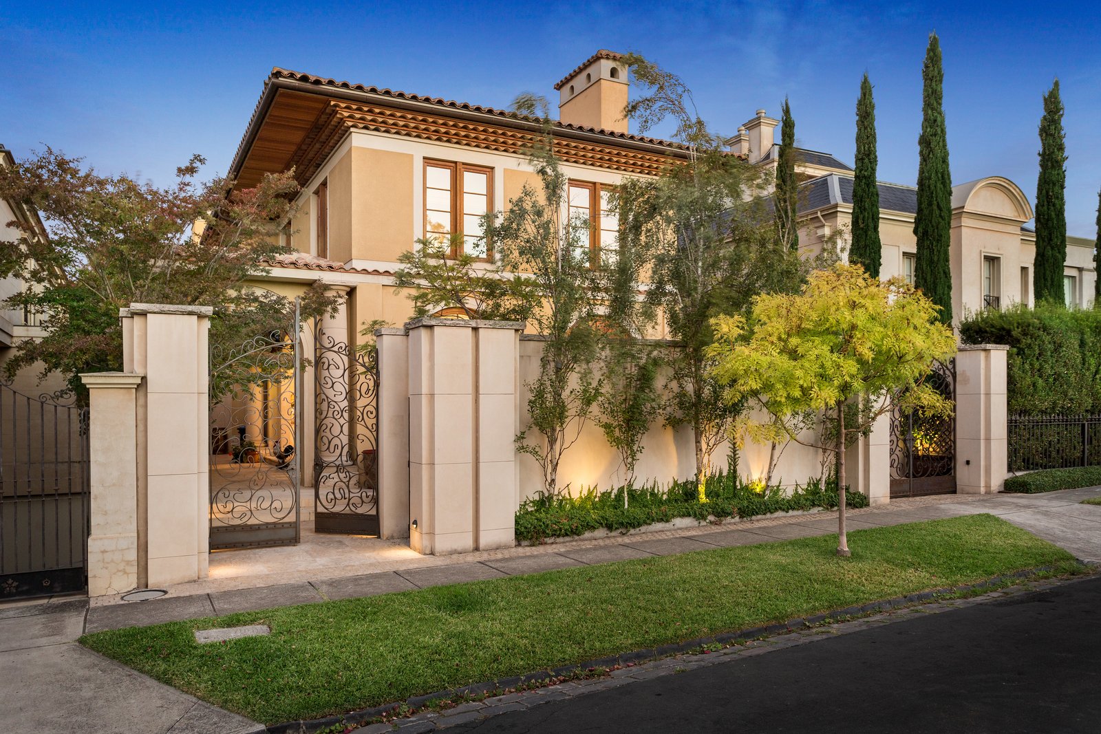 Real Estate and Property in 9 Cole Court, Toorak, VIC