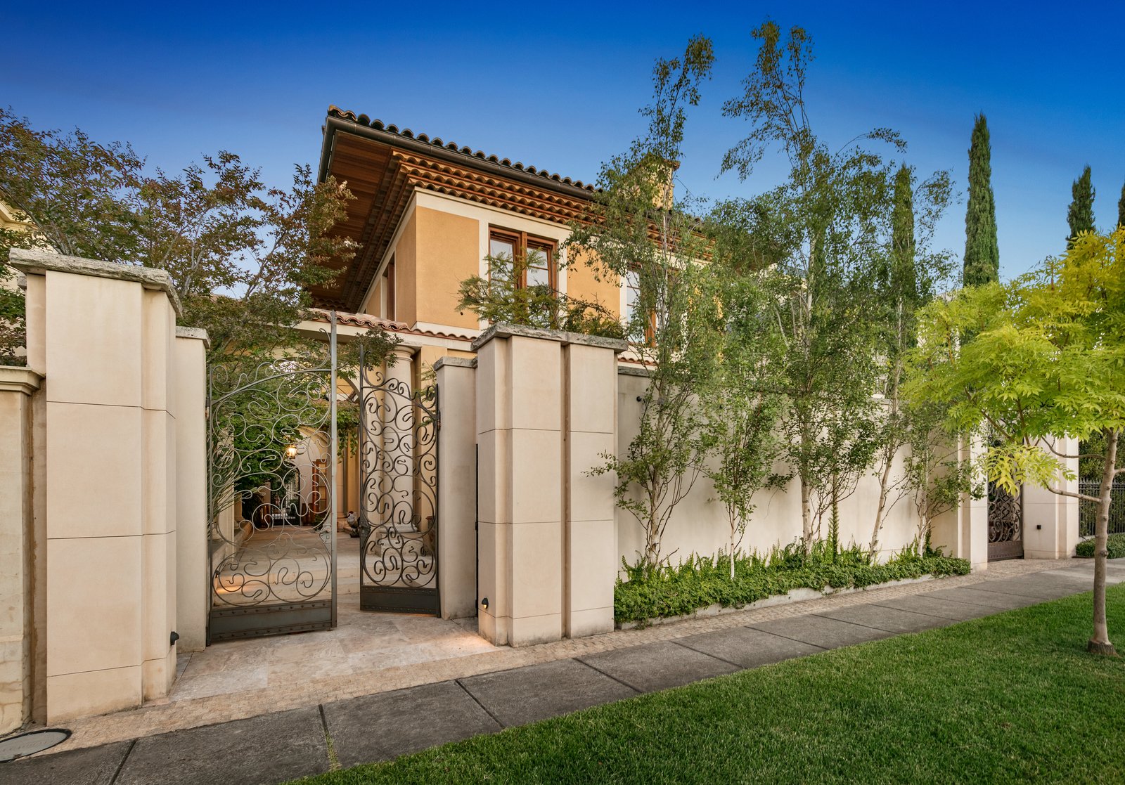 Real Estate and Property in 9 Cole Court, Toorak, VIC