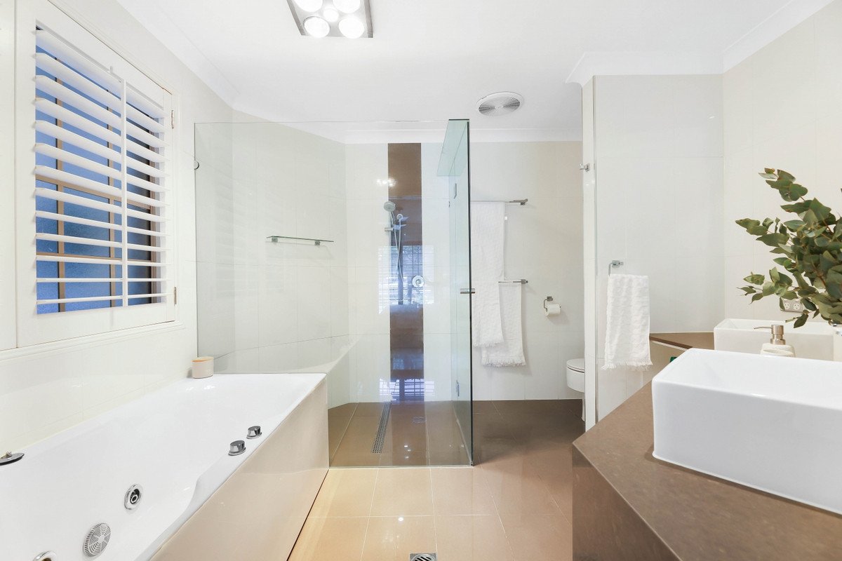 9 Collingwood Avenue Robina 24