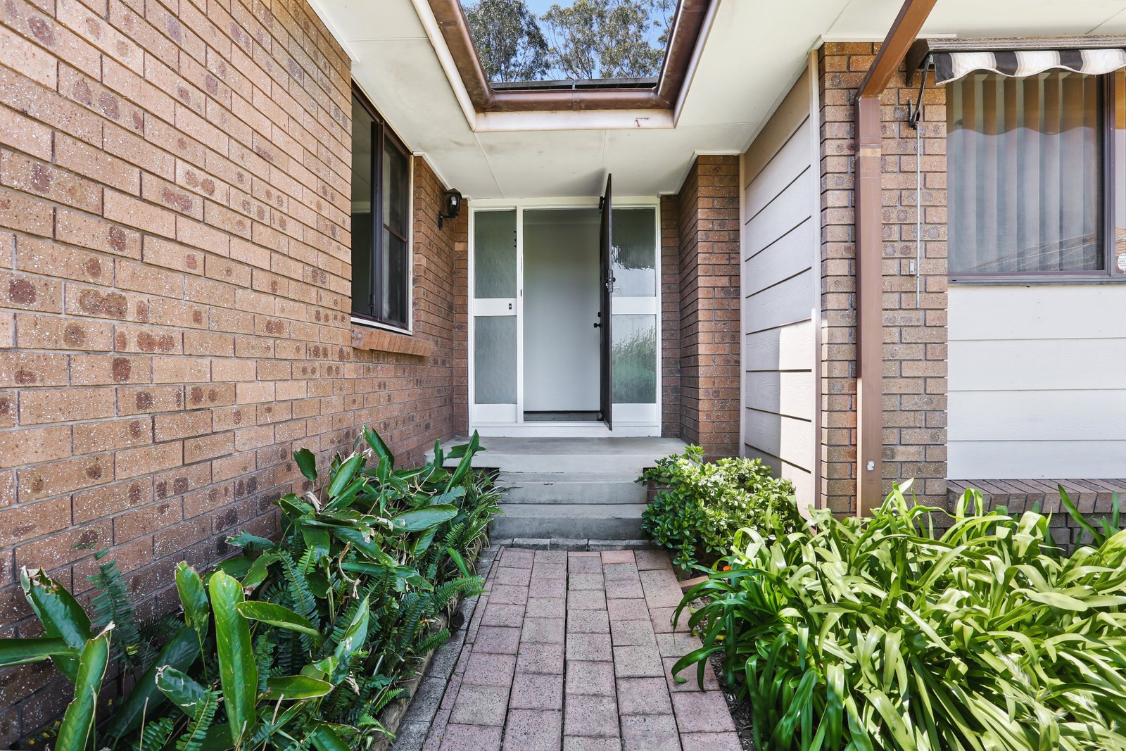 9 Crighton Place DAPTO 2