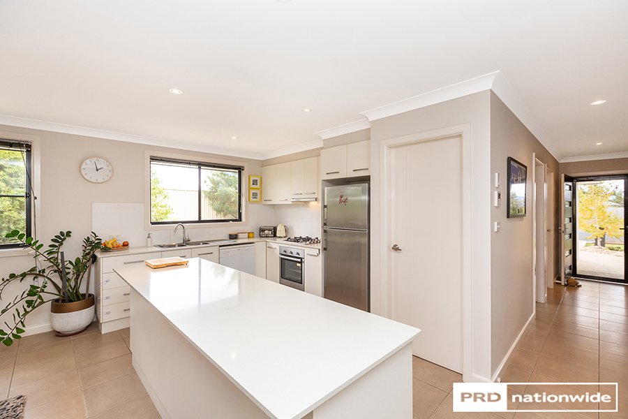 9 Cunningham Street TAMWORTH 4