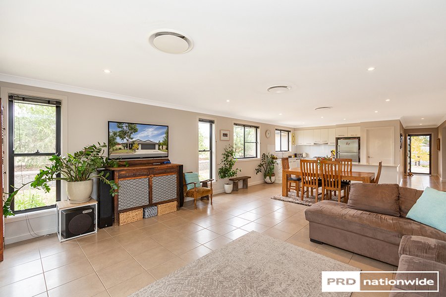 9 Cunningham Street TAMWORTH 5