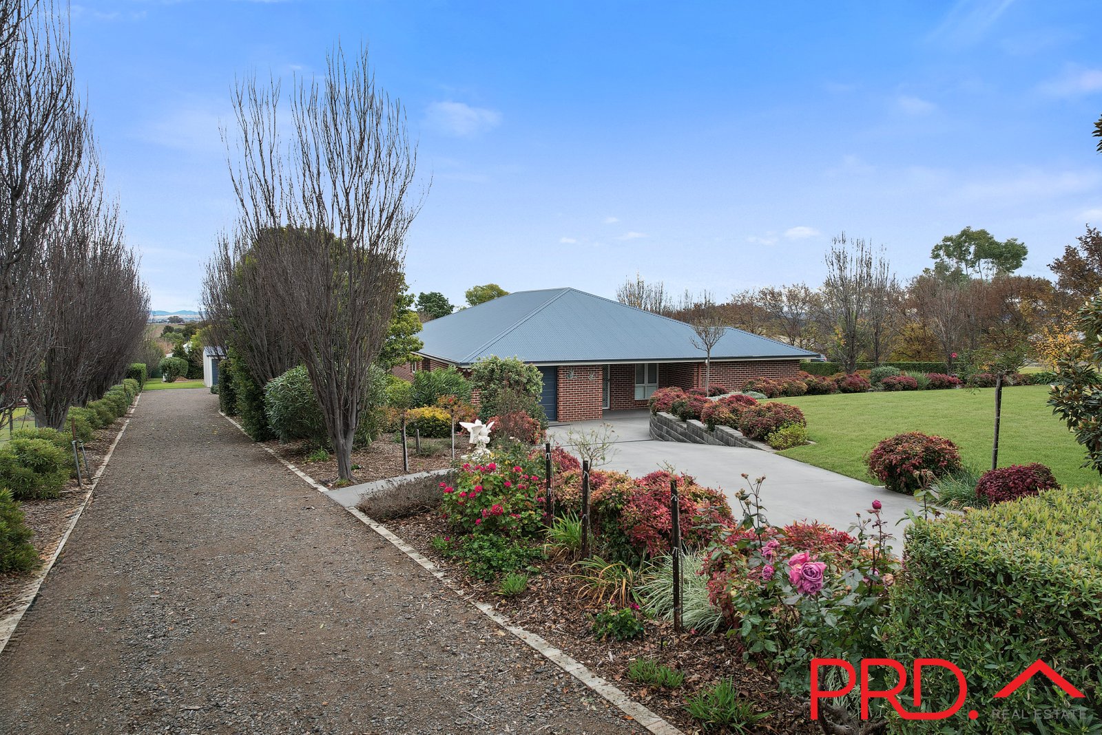 9 Daintree Circuit TAMWORTH 4