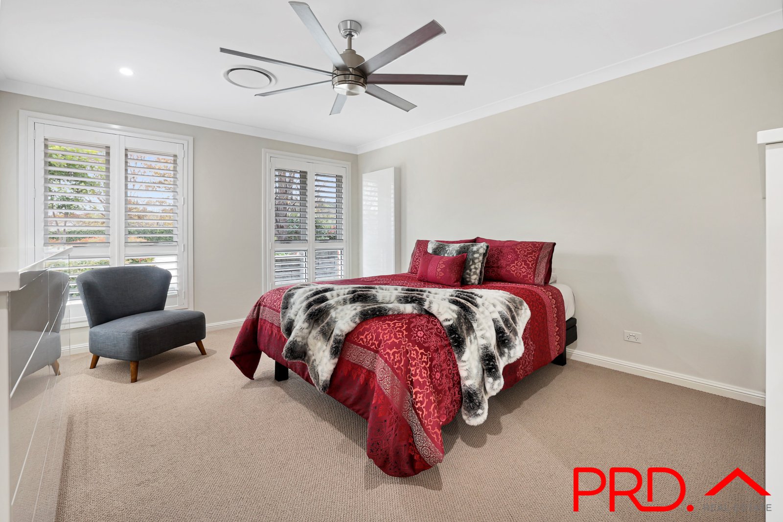 9 Daintree Circuit TAMWORTH 6