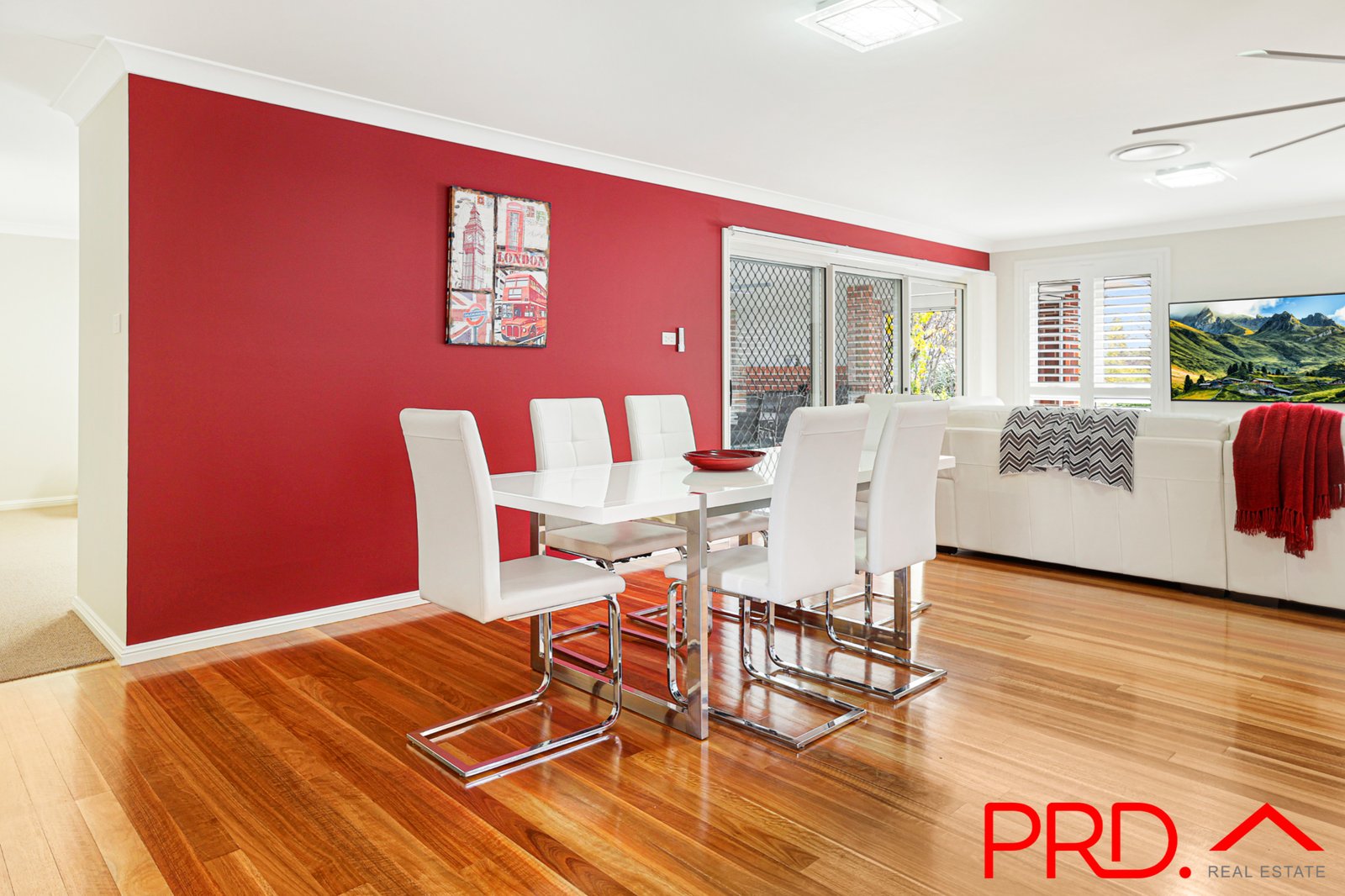 9 Daintree Circuit TAMWORTH 15