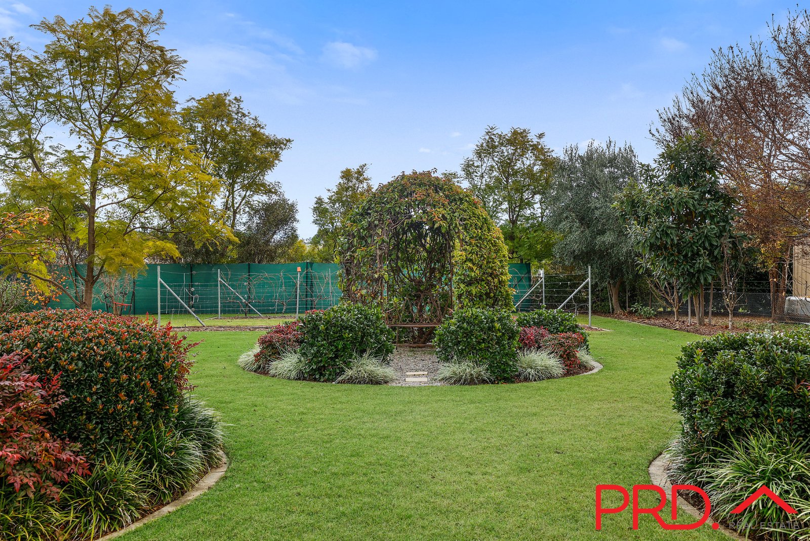 9 Daintree Circuit TAMWORTH 31