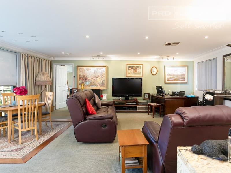 9 Dalkeith Avenue LAKE ALBERT 3