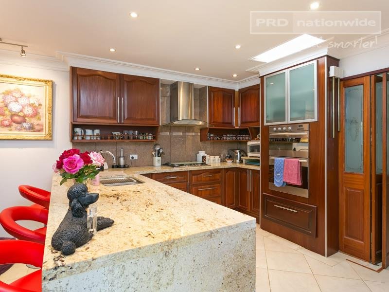 9 Dalkeith Avenue LAKE ALBERT 4